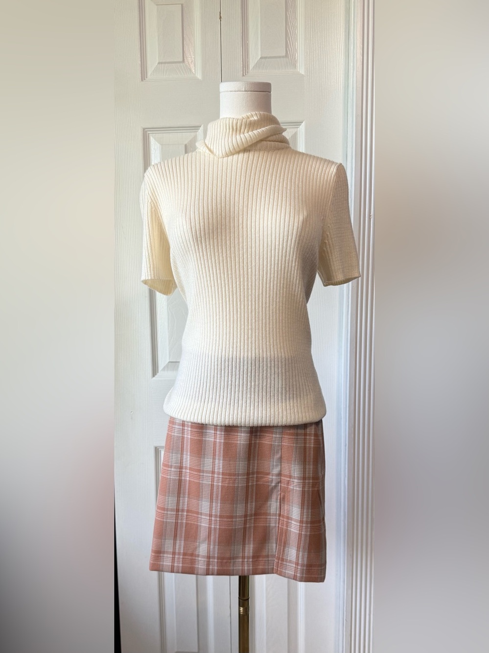Sunday Best Aritzia Tatiana Plaid Mini Skirt Size 6 Camel Beige - Picture 2 of 8